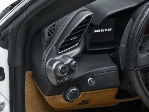 Used 2016 Ferrari 488 GTB Base image 20