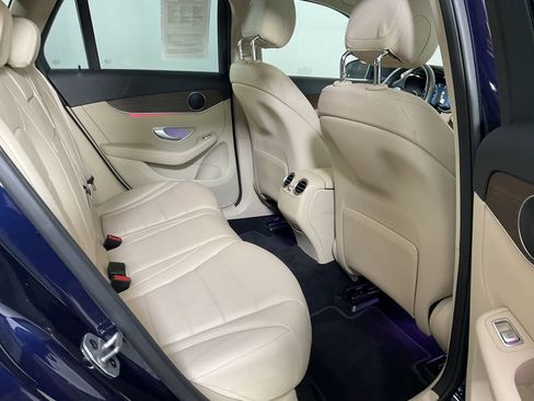 Used 2022 Mercedes-Benz GLC 300 4MATIC image 23