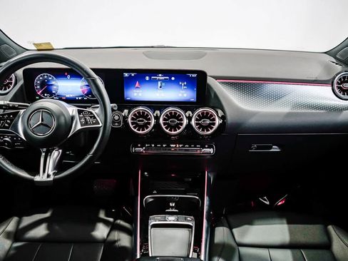 Used 2025 Mercedes-Benz GLA 250 image 11