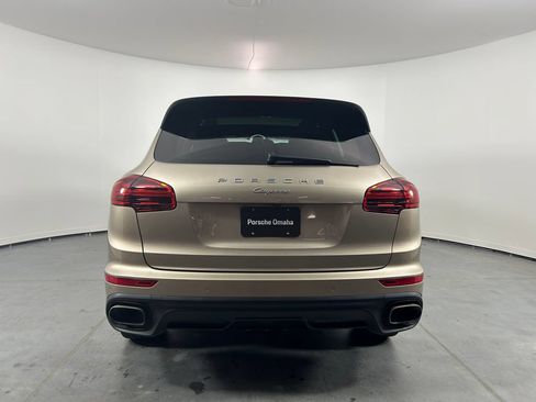 Used 2016 Porsche Cayenne AWD/4WD image 6