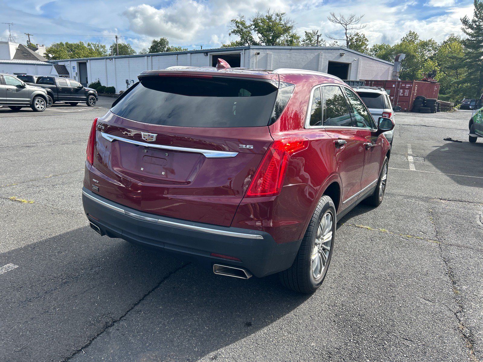 Used 2017 Cadillac XT5 Luxury w/ Driver Awareness Package AWD/4WD image 5