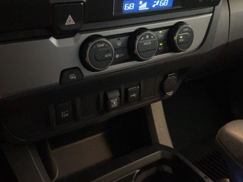 Used 2022 Toyota Tacoma SR5 RWD image 16