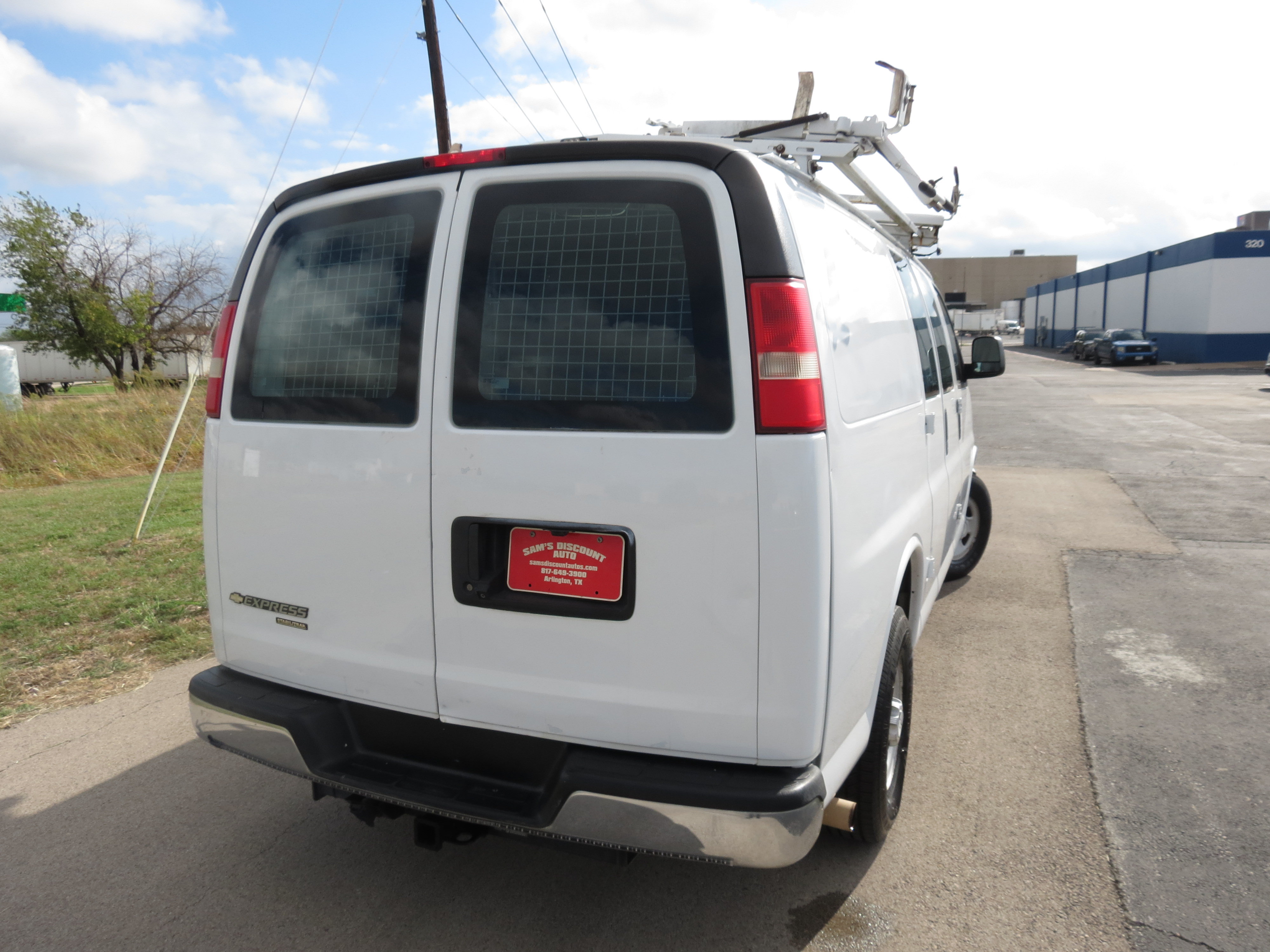 Used 2014 Chevrolet Express 2500 RWD image 4