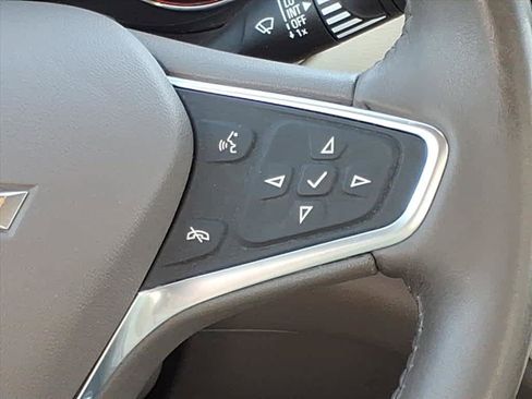 Used 2019 Chevrolet Malibu Premier w/ Sun and Wheel Package image 9