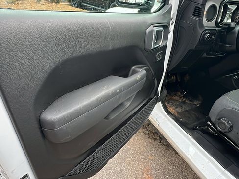 New 2026 Jeep Gladiator Sport image 14