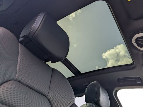 New 2025 Porsche Macan S image 28