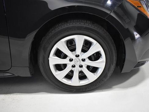 Used 2025 Toyota Corolla LE image 10