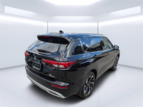 New 2025 Mitsubishi Outlander SEL image 3