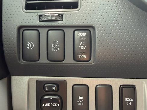 Used 2010 Toyota Tacoma PreRunner image 22