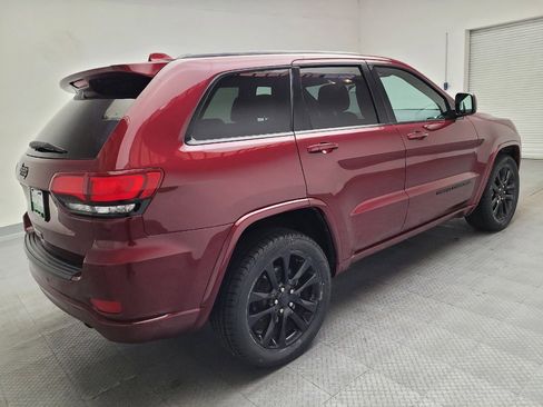 Used 2021 Jeep Grand Cherokee Laredo X RWD image 9