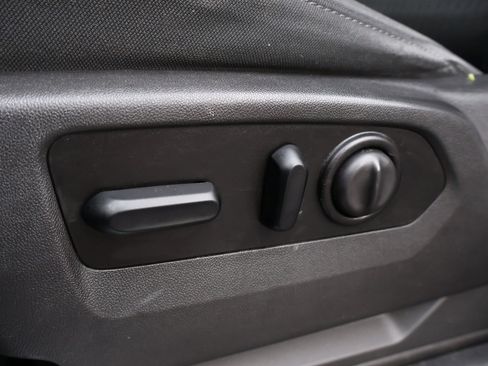 Used 2021 Chevrolet Silverado 1500 LT Trail Boss w/ LPO, Dark Essentials Package AWD/4WD image 9