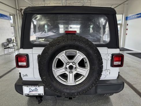 Used 2018 Jeep Wrangler Sport image 8