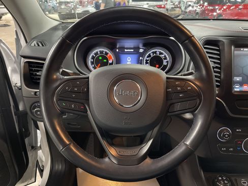 Used 2020 Jeep Cherokee Trailhawk w/ Comfort/Convenience Group image 18