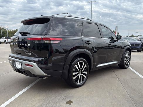 Used 2024 Nissan Pathfinder Platinum w/ Cargo Package image 7