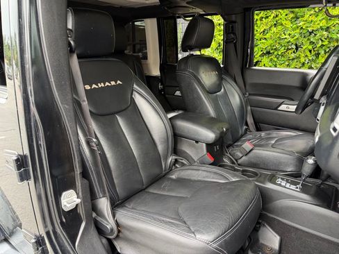 Used 2013 Jeep Wrangler Unlimited Sahara w/ Connectivity Group AWD/4WD image 34