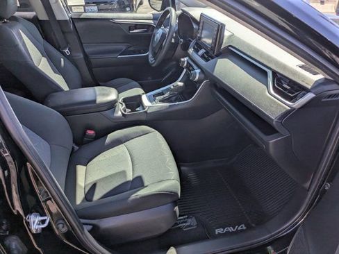 Used 2021 Toyota RAV4 XLE image 5