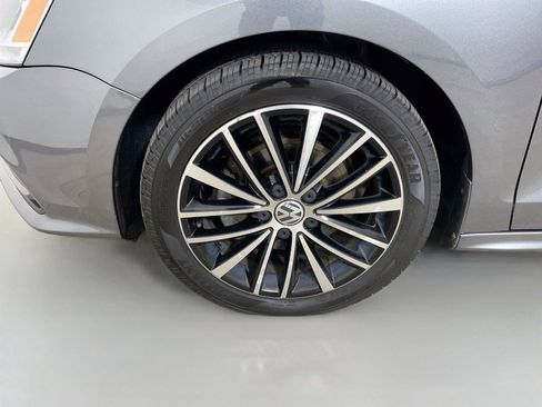 Used 2016 Volkswagen Jetta Sport FWD image 29