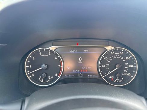 Used 2025 Nissan Altima 2.5 SV FWD image 19
