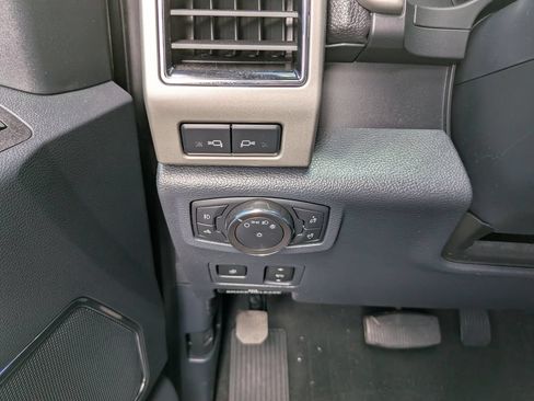 Used 2022 Ford F350 Lariat w/ Lariat Ultimate Package AWD/4WD image 28