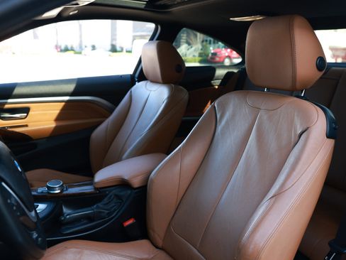 Used 2020 BMW 430i Coupe w/ Convenience Package RWD image 9