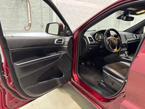 Used 2022 Jeep Grand Cherokee Laredo X AWD/4WD image 13