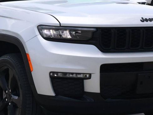 Used 2024 Jeep Grand Cherokee L Limited w/ Black Appearance Package AWD/4WD image 7