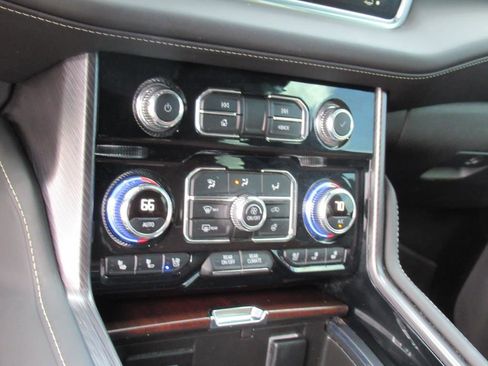 Used 2024 GMC Yukon XL Denali Ultimate image 23