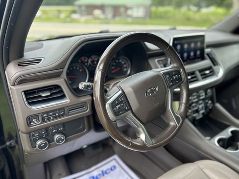 Used 2021 Chevrolet Tahoe Z71 w/ Luxury Package AWD/4WD image 13