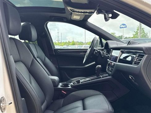 Certified 2025 Porsche Macan Turbo AWD/4WD image 16