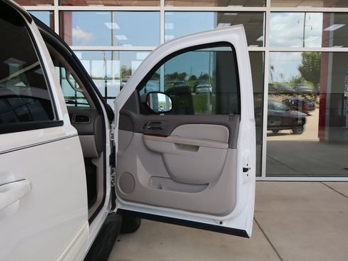 Used 2012 Chevrolet Tahoe 4WD Hybrid image 37