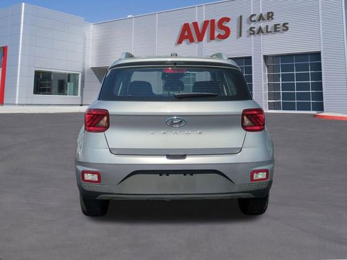 Used 2025 Hyundai Venue SEL FWD image 10