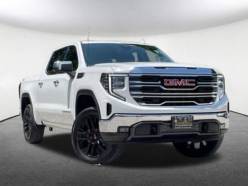 Used 2023 GMC Sierra 1500 SLT w/ SLT Convenience Package AWD/4WD image 2
