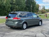 Used 2014 Toyota Sienna XLE image 3