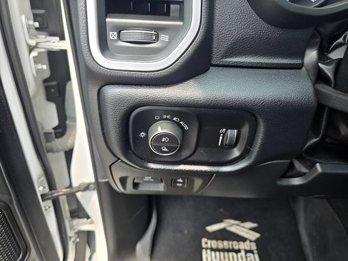 Used 2022 RAM 1500 Big Horn w/ Night Edition AWD/4WD image 14
