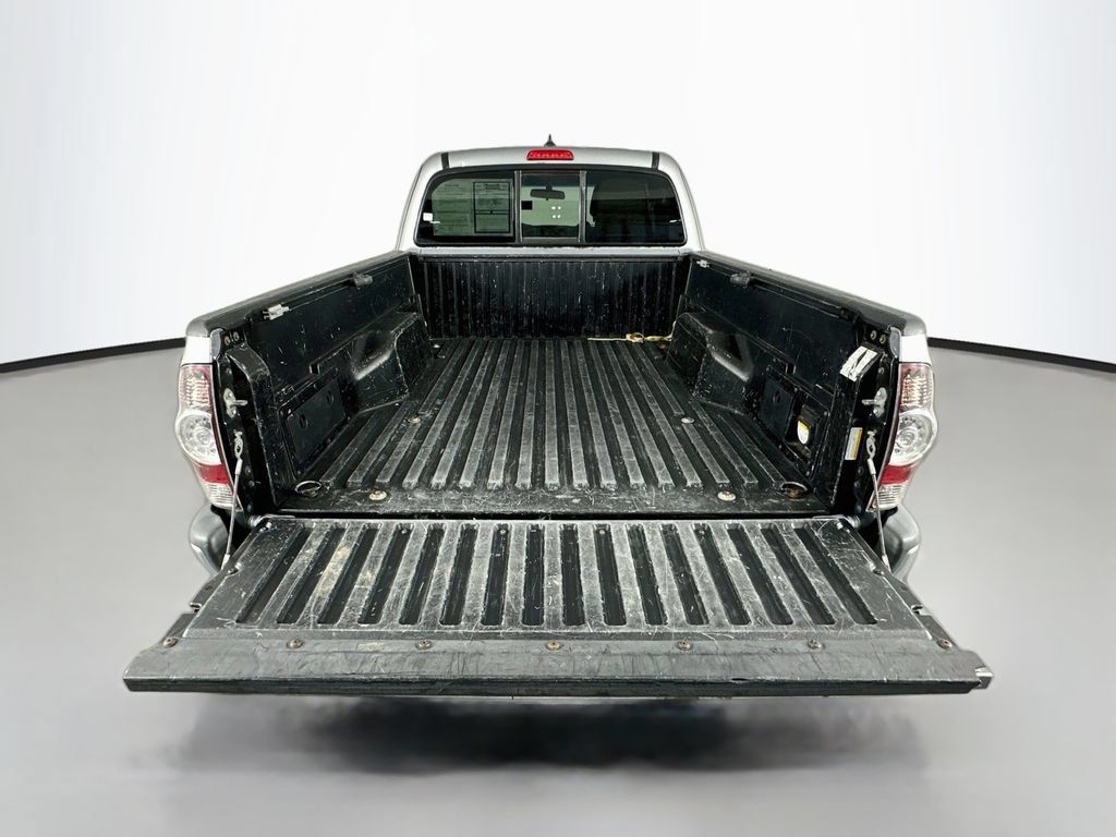 Used 2015 Toyota Tacoma 4x4 Access Cab V6 w/ TRD Sport Package image 29