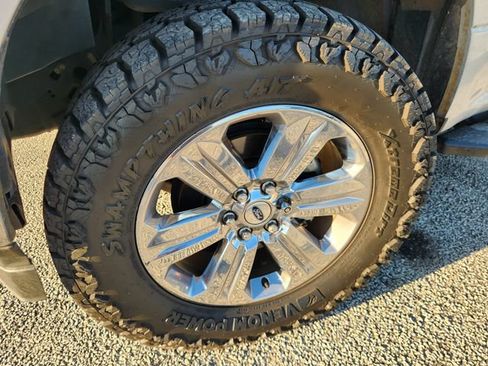 Used 2019 Ford F150 XLT w/ Equipment Group 302A Luxury AWD/4WD image 9