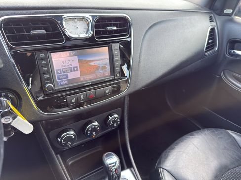 Used 2013 Chrysler 200 Limited w/ Sun/Sound Group image 20