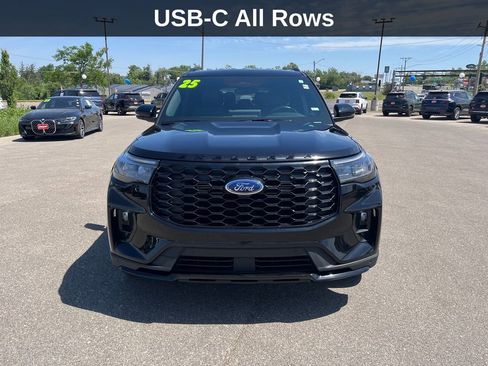 Used 2025 Ford Explorer ST-Line w/ ST-Line Street Pack AWD/4WD image 10
