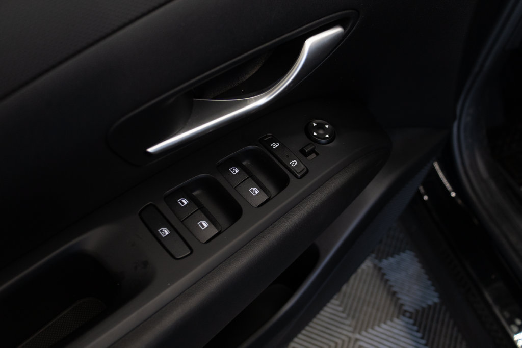 Used 2023 Hyundai Santa Cruz SEL w/ Activity Package FWD image 17
