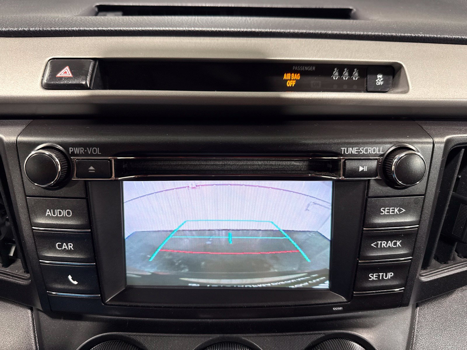 Used 2017 Toyota RAV4 LE AWD/4WD image 27