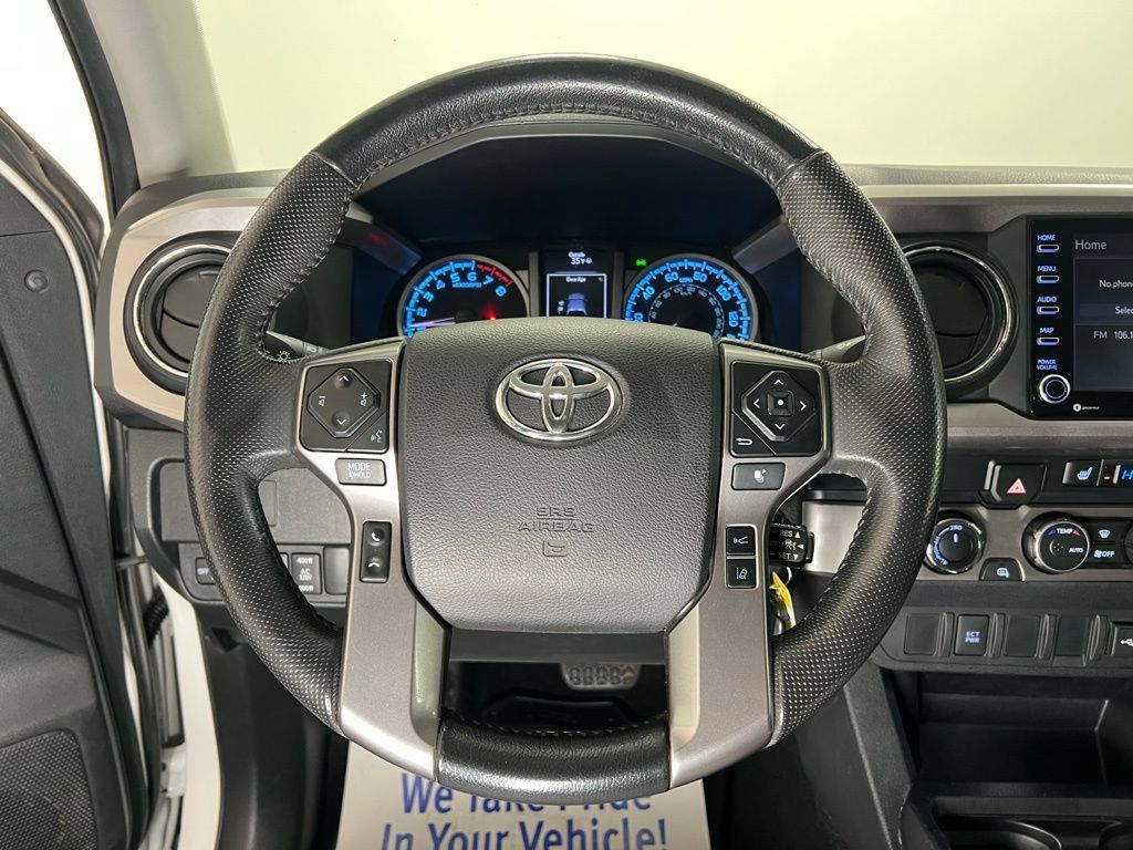 Used 2021 Toyota Tacoma SR5 AWD/4WD image 12