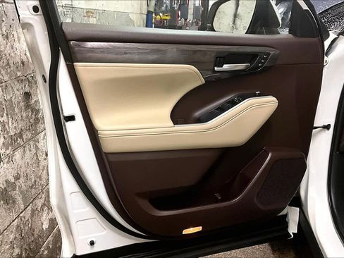 Certified 2020 Toyota Highlander Limited image 21