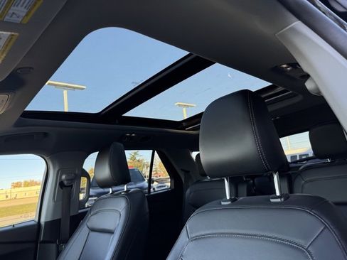 Certified 2023 Ford Explorer XLT w/ Equipment Group 202A image 9