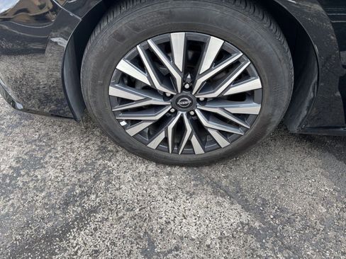 Used 2025 Nissan Altima 2.5 SV FWD image 25