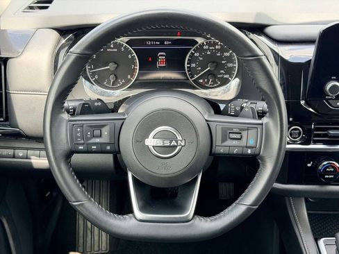Used 2024 Nissan Pathfinder SV FWD image 18
