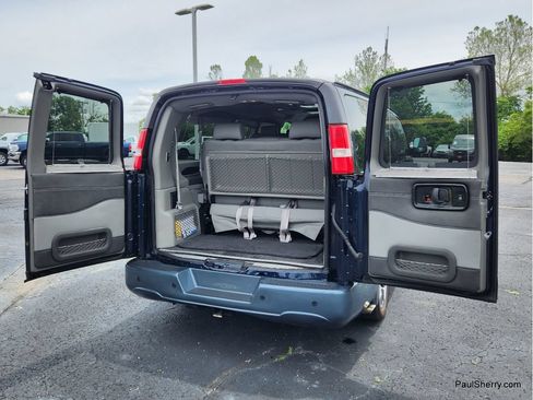 Used 2024 Chevrolet Express 2500 w/ Driver Convenience Package RWD image 18
