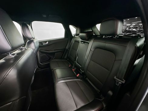 Used 2024 Ford Escape ST-Line image 25