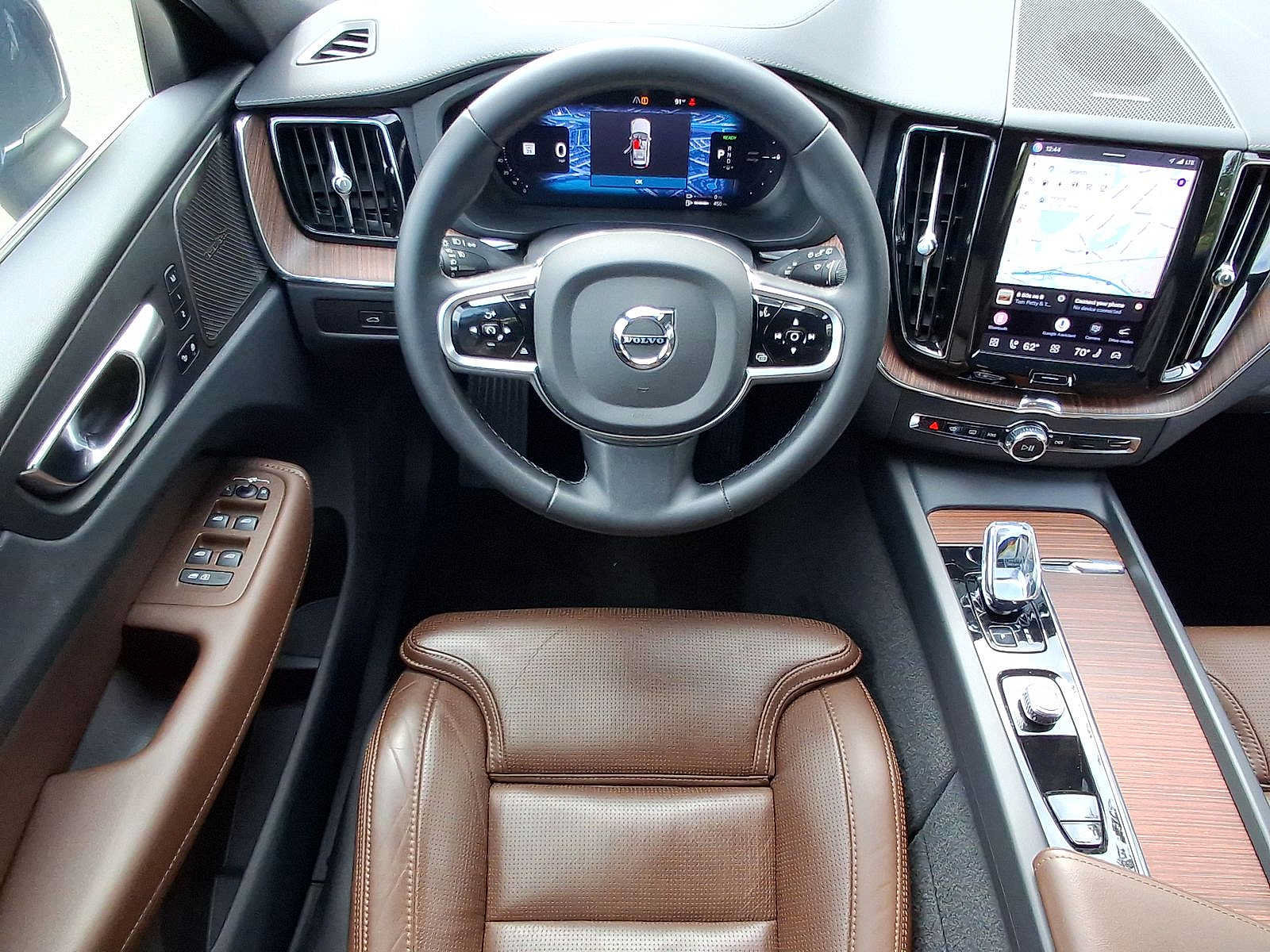 Used 2023 Volvo XC60 T8 Ultimate w/ Climate Package AWD/4WD image 27
