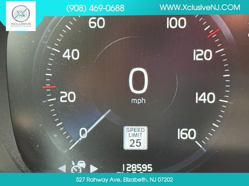 Used 2021 Volvo XC90 T6 Momentum w/ Advanced Package AWD/4WD image 14
