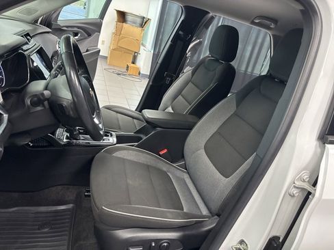 Used 2023 Chevrolet TrailBlazer LT AWD/4WD image 23
